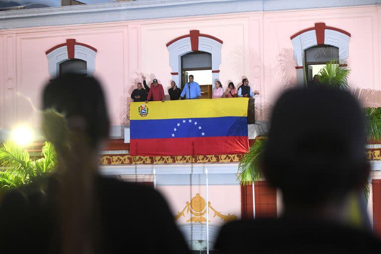 El presidente venezolano, Nicolás Maduro, habla durante una concentración en el Palacio de Miraflores