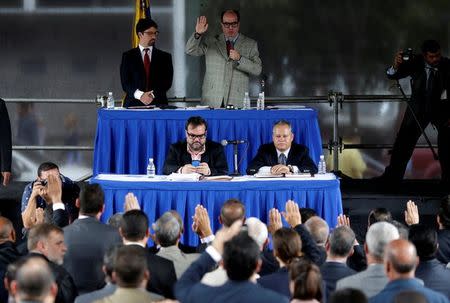 Julio Borges (top R), president of the National Assembly and deputy of the Venezuelan coalition of opposition parties (MUD), attends a session of Venezuela's opposition-controlled National Assembly to appoint alternative judges to the Supreme Court in Caracas, Venezuela, July 21, 2017. REUTERS/Ueslei Marcelino