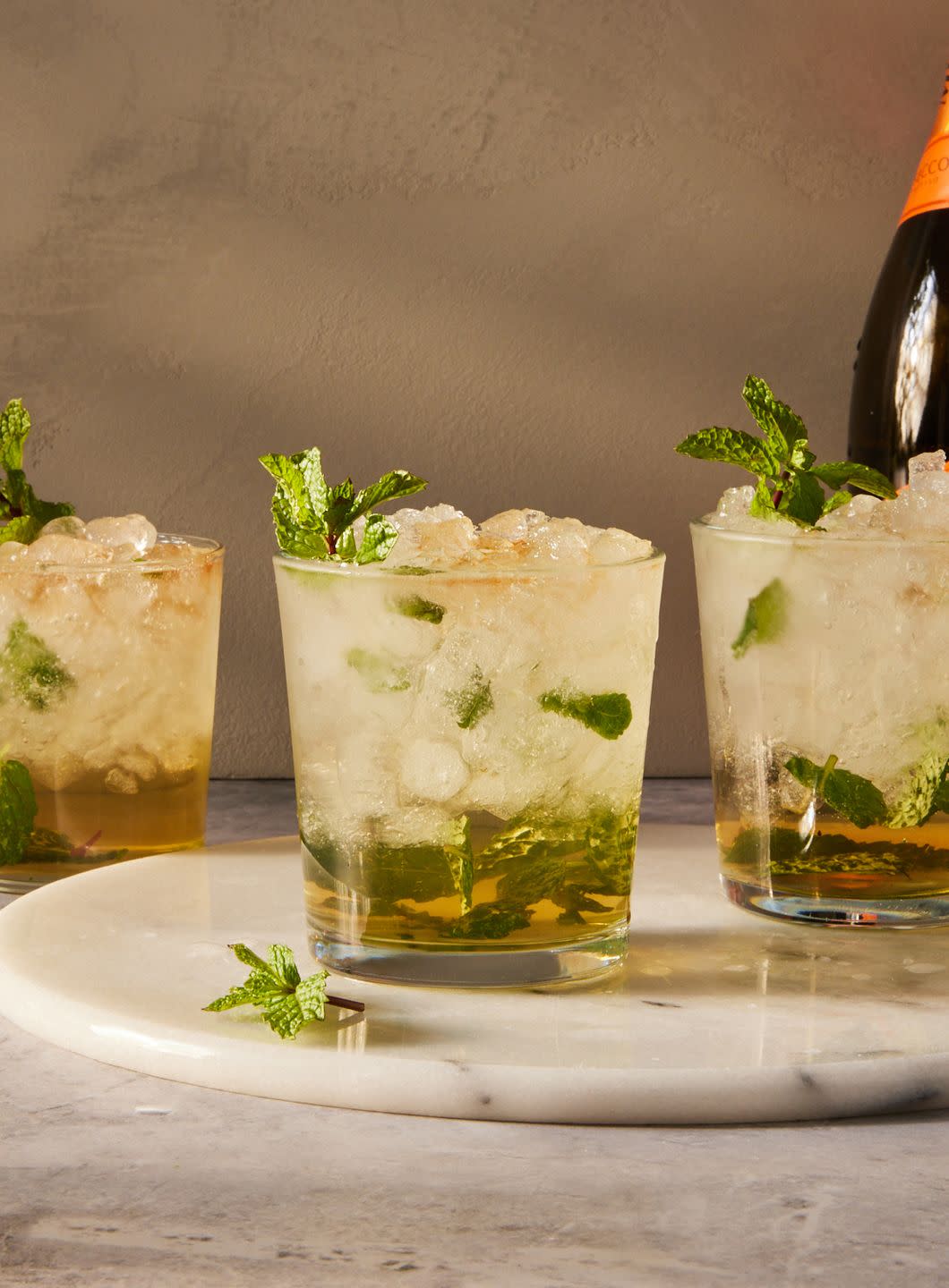 prosecco mint juleps in highball glasses with fresh mint