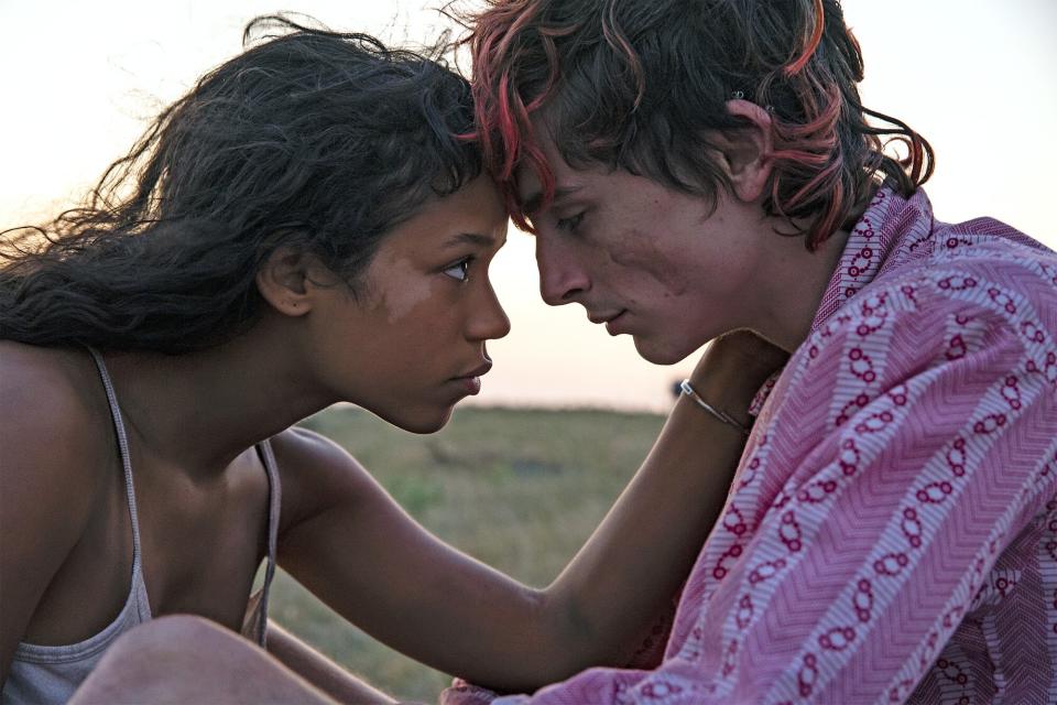 Taylor Russell (left) as Maren and Timothée Chalamet (right) as Lee in BONES AND ALL, directed by Luca Guadagnino, a Metro Goldwyn Mayer Pictures film. Credit: Yannis Drakoulidis / Metro Goldwyn Mayer Pictures © 2022 Metro-Goldwyn-Mayer Pictures Inc. All Rights Reserved.