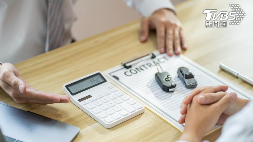 老公分到家產全砸買車，人妻氣炸喊離婚。（示意圖／shutterstock 達志影像）