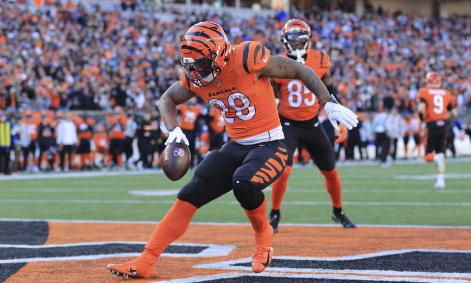 Joe Mixon celebrates one of his two touchdowns on Sunday