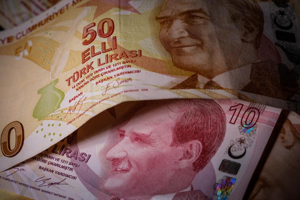 YouTube Beckons Lira-Obsessed Turks in Scorched Media Landscape