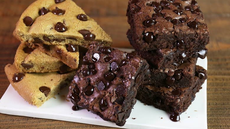 Pizza Hut brownies and cookies