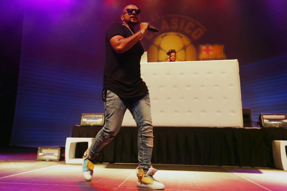 Sean Paul performs at the VIP party for El Clasico.