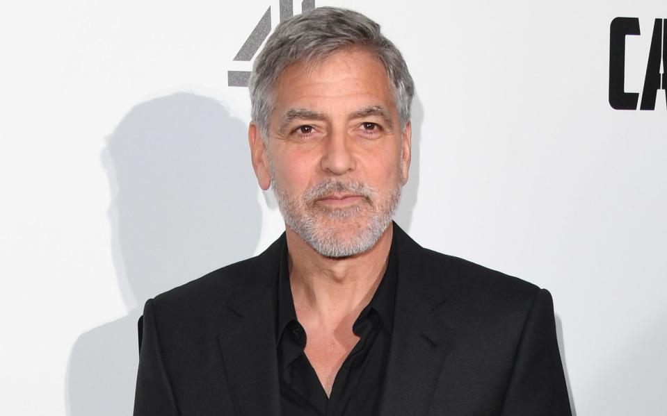 Auch er startete seine Karriere im Film vergleichsweise spät - weshalb George Clooney sich zunächst mit banaleren Jobs über Wasser halten musste: etwa als Damenschuh-Verkäufer, Versicherungsvertreter und als Arbeiter auf einer Tabak-Plantage in Kentucky. (Bild: Stuart C. Wilson/Getty Images)