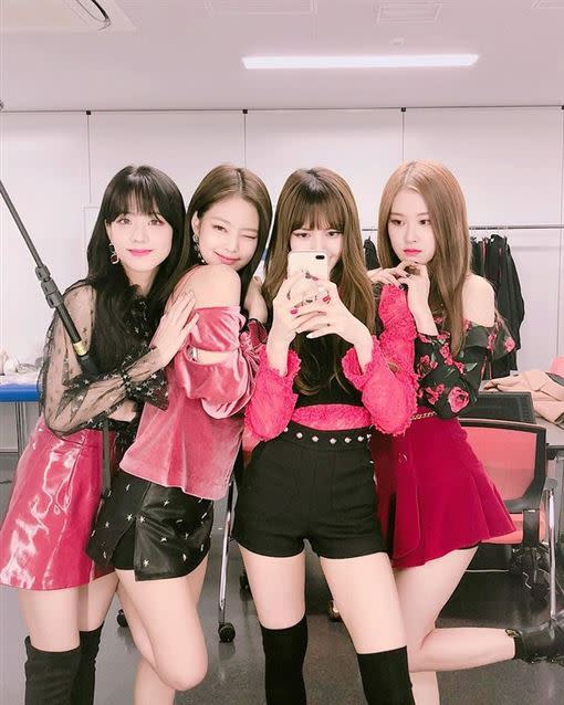 BLACKPINK拿下VMAs最佳年度組合。（圖／翻攝自IG）