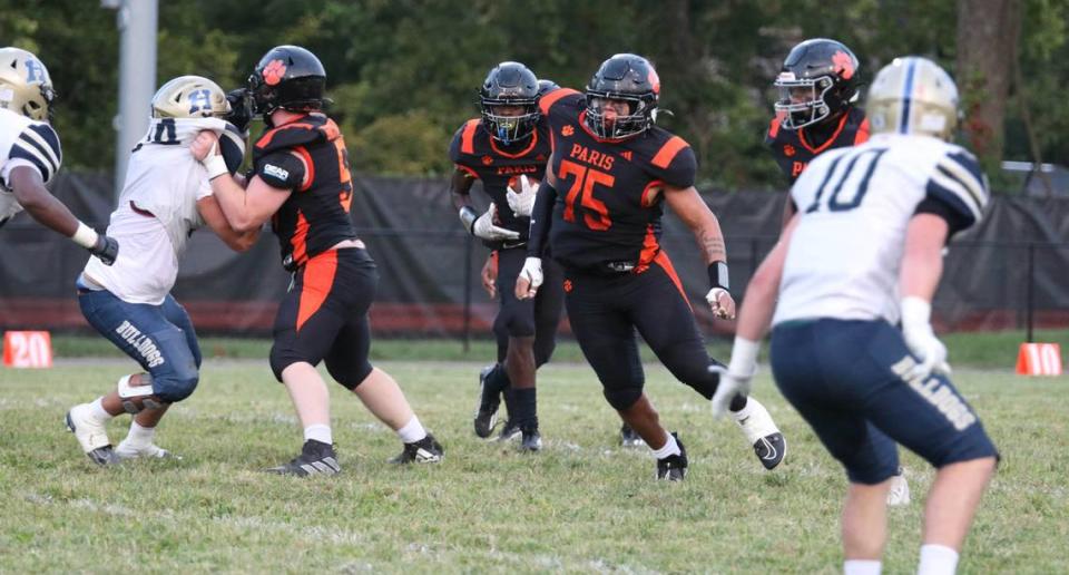 Paris’ Elijah Webb, who looked for an opening against Hazard earlier this season, broke two huge touchdown runs against Bishop Brossart on Friday. Jennifer Arnett/Bourbon County Citizen