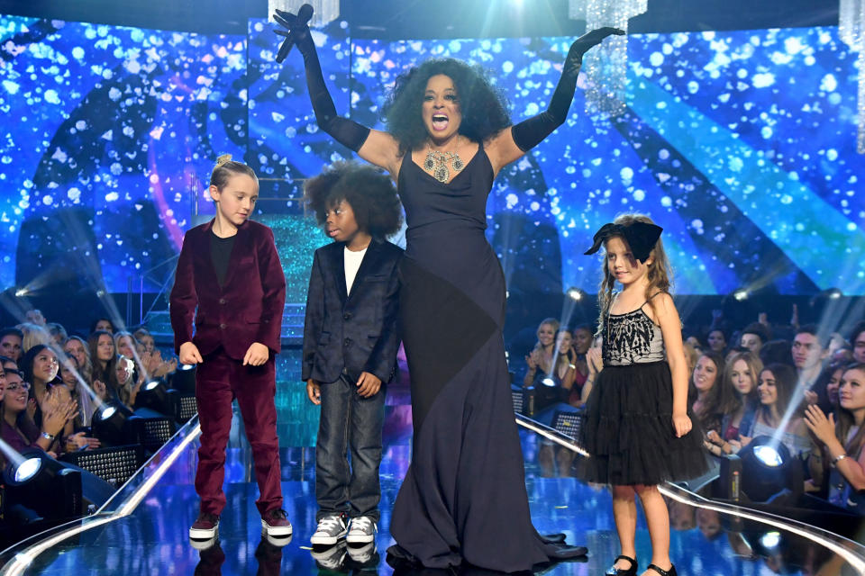 <p>During her performance, Ross's grandchildren — including Bronx, Raif-Henok and Callaway — joined her on stage.</p>