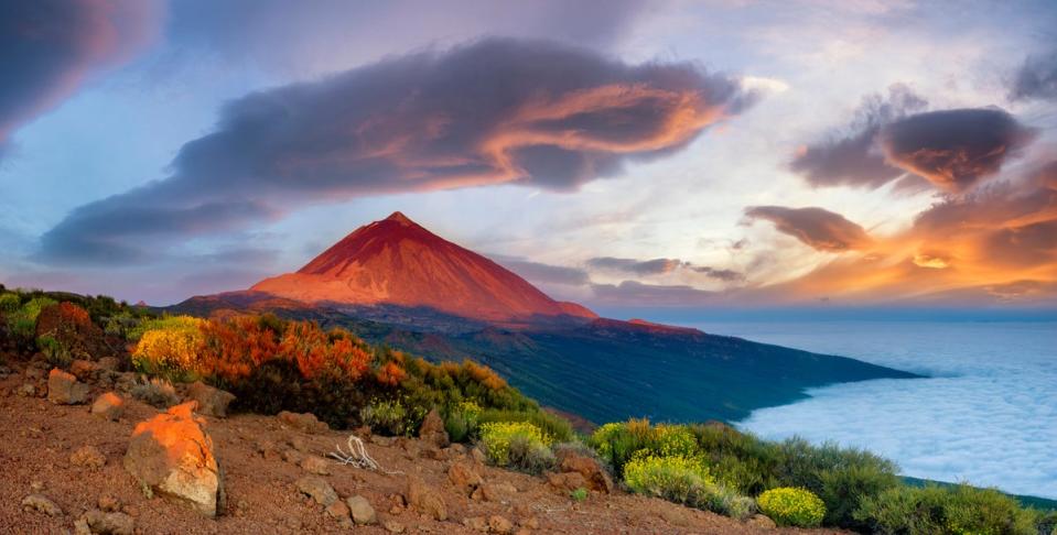 The Canaries sit around 1,000 miles from mainland Spain (Getty Images)