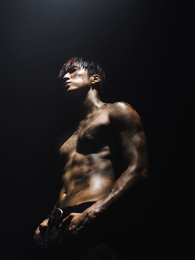 婁峻碩為新歌MV裸身秀肌肉。（圖／ 想不到音樂工作室提供）