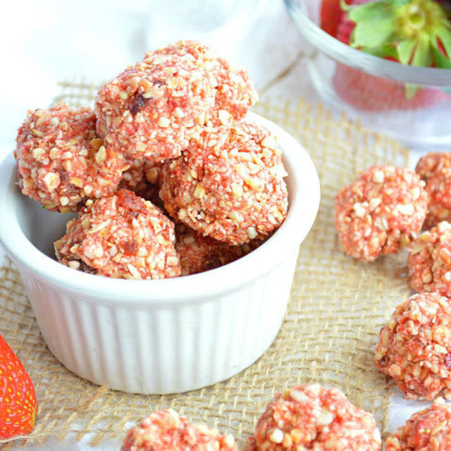 Skinny Strawberry Shortcake Bites