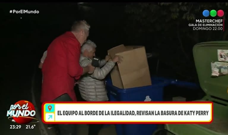 La producción de Por el mundo (Telefe) encontró una caja de un inodoro en los tachos de basura de Katy Perry (Crédito: Captura de video Telefe)