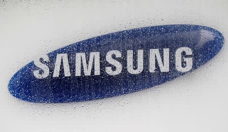 The logo of Samsung Electronics is seen at the company's headquarters in Seoul, South Korea July 6, 2012. REUTERS/Lee Jae-Won/Files