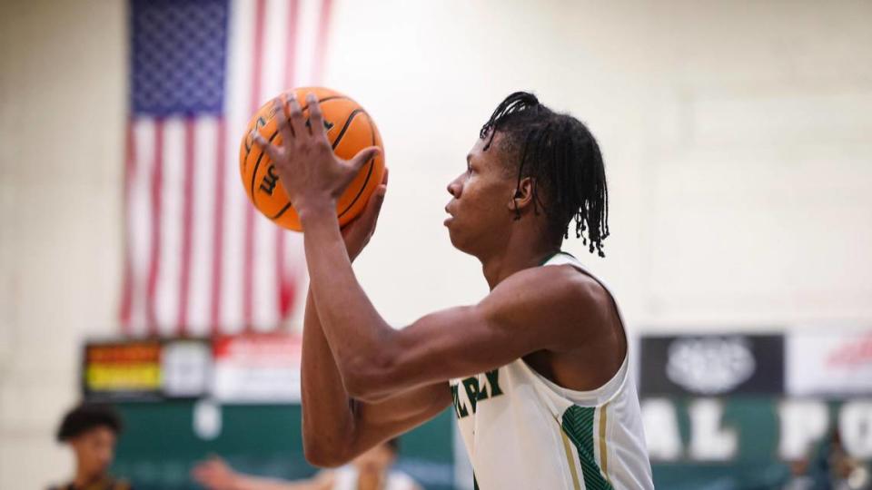 Quentin Jones lines up a shot. Long Beach state won 89-82 at Cal Poly’s Mott gym Jan. 4, 2024. David Middlecamp/dmiddlecamp@thetribunenews.com