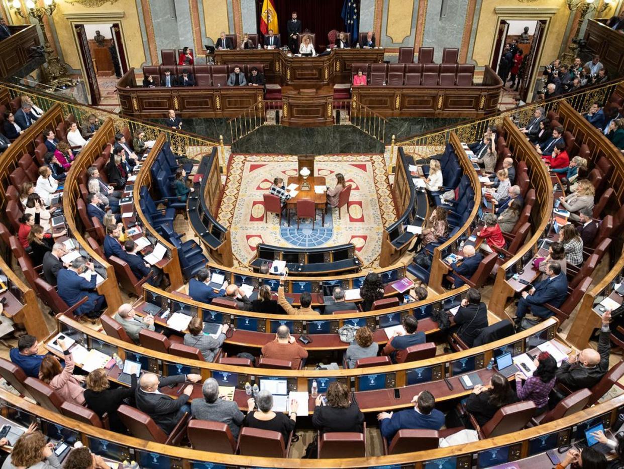 El hemiciclo del Congreso de los Diputados de España durante el pleno del 15 de diciembre de 2022. <a href="https://www.congreso.es/fotonoticias?p_p_id=fotonoticias&p_p_lifecycle=0&p_p_state=normal&p_p_mode=view&_fotonoticias_mvcPath=detalle&_fotonoticias_fotonId=4213" rel="nofollow noopener" target="_blank" data-ylk="slk:Congreso.es;elm:context_link;itc:0;sec:content-canvas" class="link ">Congreso.es</a>