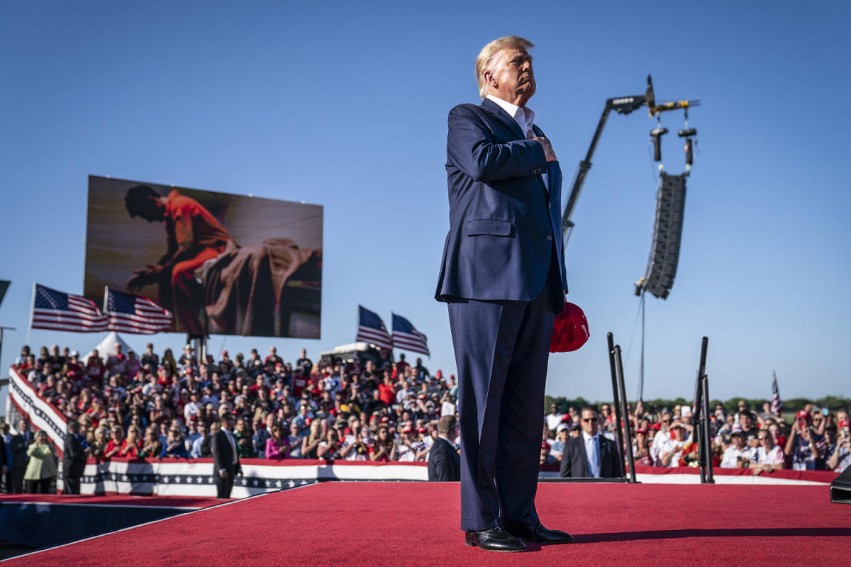 Trump’s golf club honoring the villains of Jan. 6 is on brand — but no less disgusting