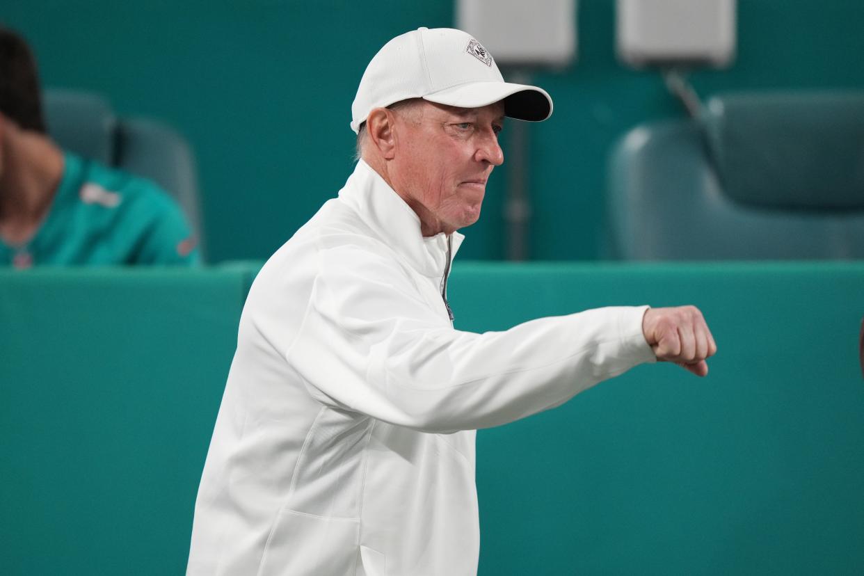 Jim Kelly was on the sideline at Hard Rock Stadium when the Bills played the Dolphins on Jan. 7.
