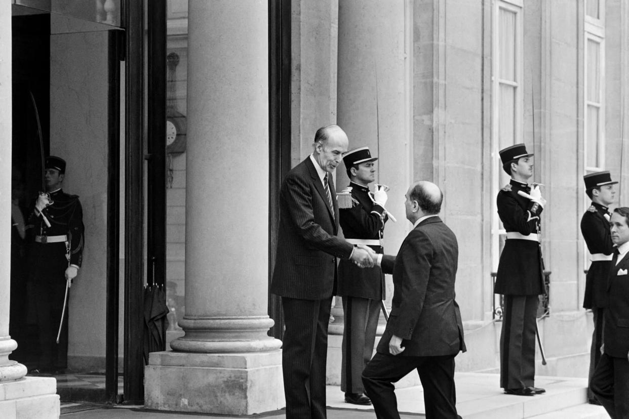 Valéry Giscard d'Estaing lors de la passation de pouvoir à François Mitterrand à l'Elysée, le 21 mai 1981 - AFP