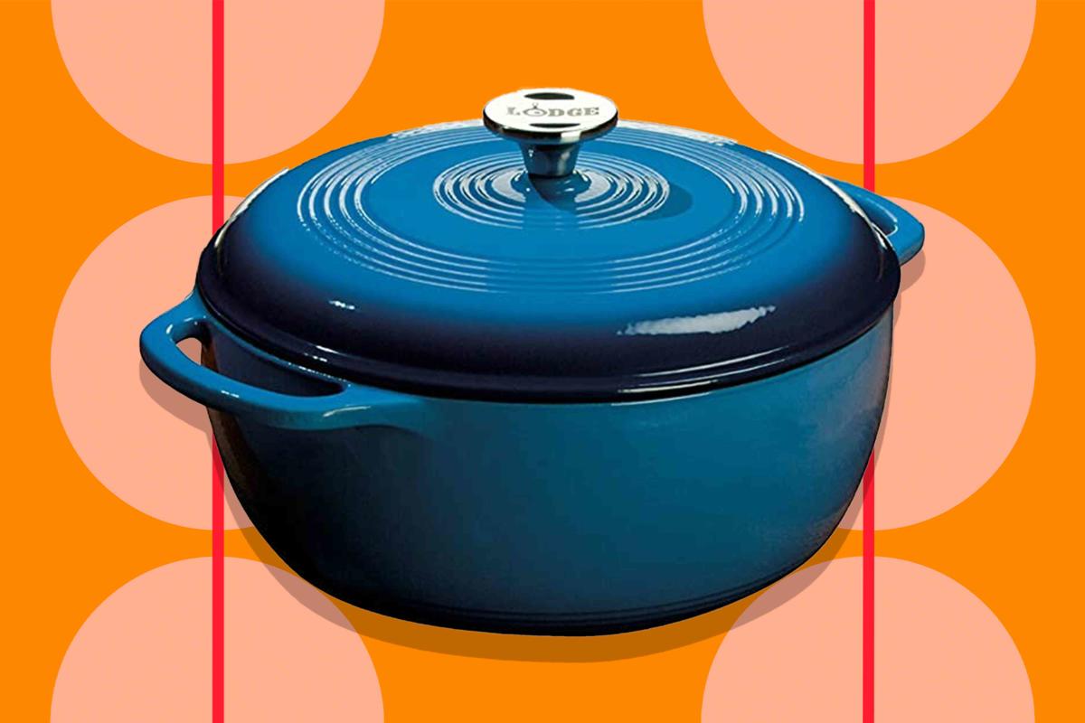 Lodge's Dutch Oven 'Works Just as Well' as a $400 Version, but Is Only $63  Right Now