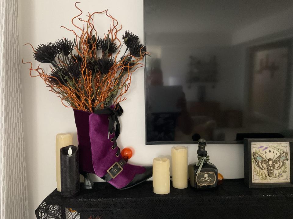 iPad 2022 photo of boot and Halloween decorations
