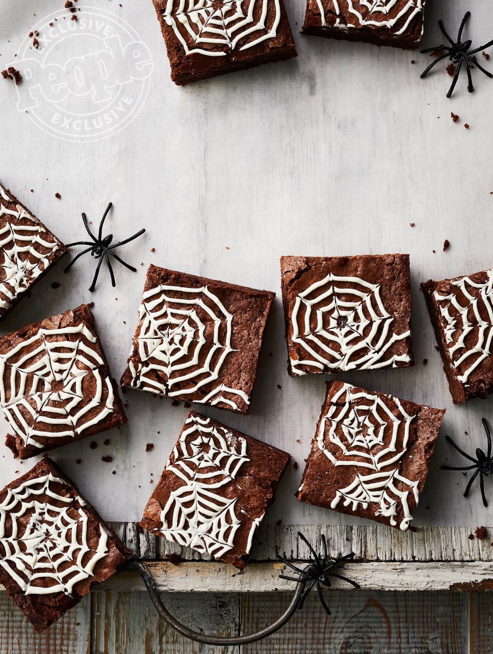 SPIDERWEB BROWNIES