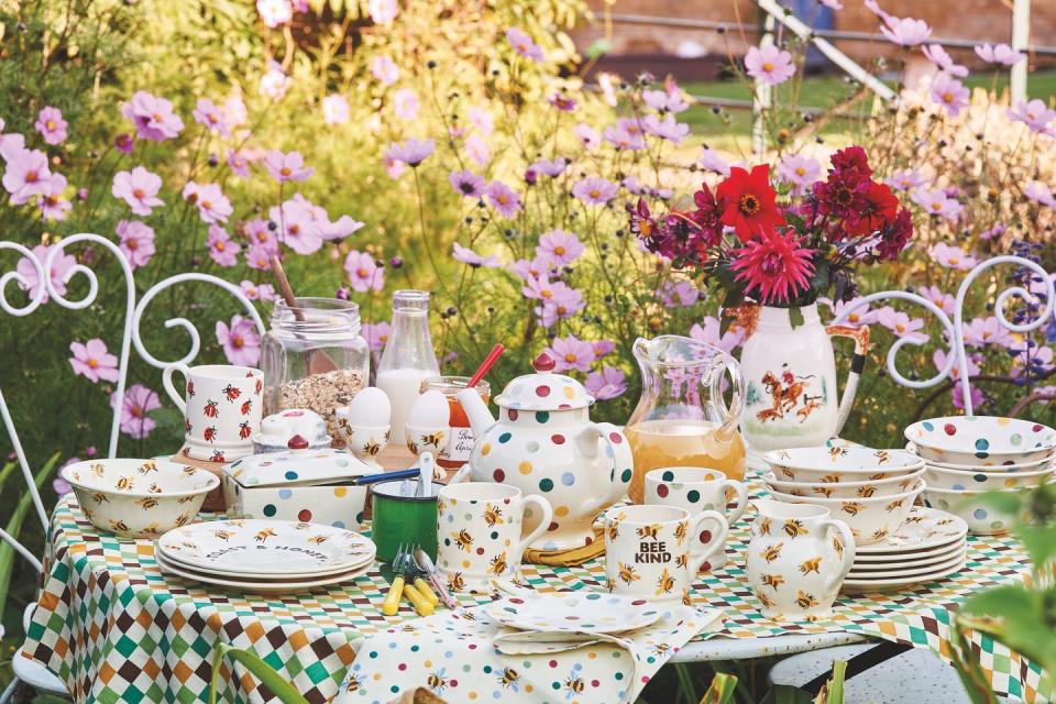 <p>Upgrade your kitchenware with these stunning egg cups, tea pots, plates, bowls and napkins. Now all we need is some warm weather to dine alfresco... </p>