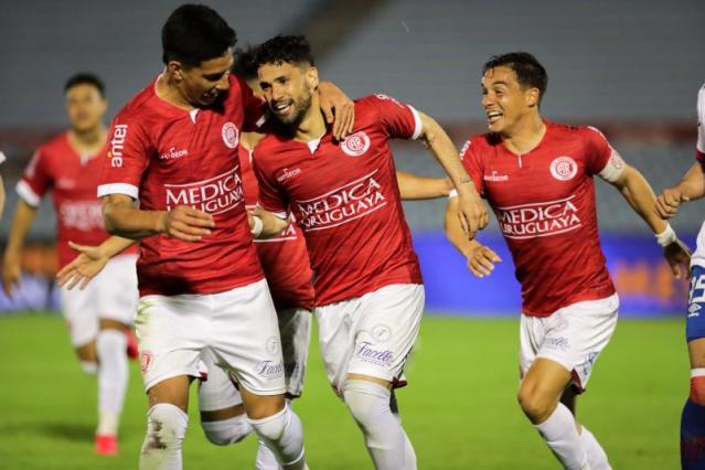 Liverpool, campeón en Uruguay tras acabar con Peñarol 