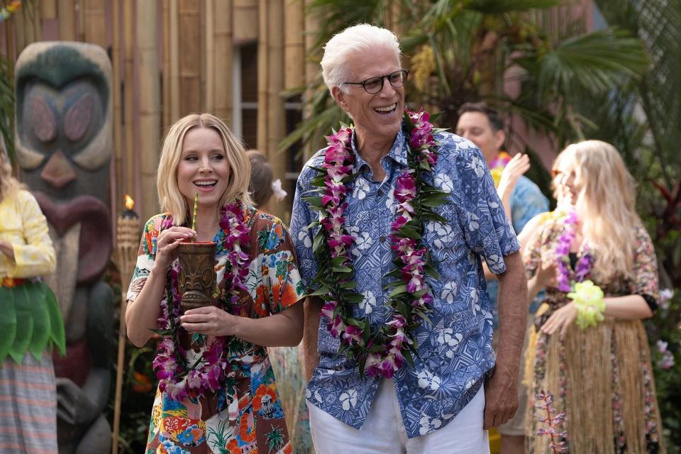 Kristen Bell and Ted Danson in "The Good Place" (Photo: Colleen Hayes/NBC)