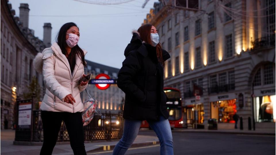 英國全國正實行嚴格的封城措施。