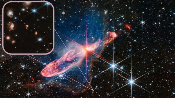 一個發光問號形狀的宇宙物體，近期被美國宇航局詹姆斯·韋伯太空望遠鏡所拍攝。   圖：翻攝自 SPACEdotcom 推特