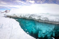 <p>Ein Blick von oben auf den Eisberg. (Bild: Franco Banfi/Caters News) </p>