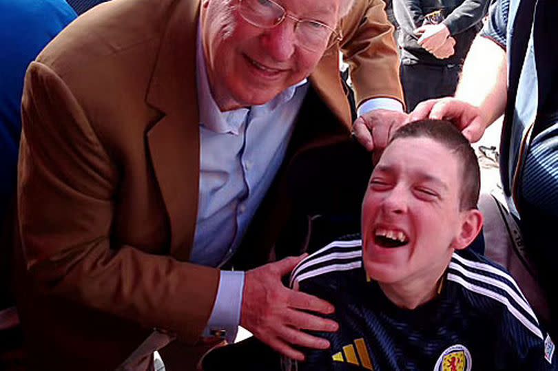 Zak Schoneville met Sir Alex Ferguson in Munich