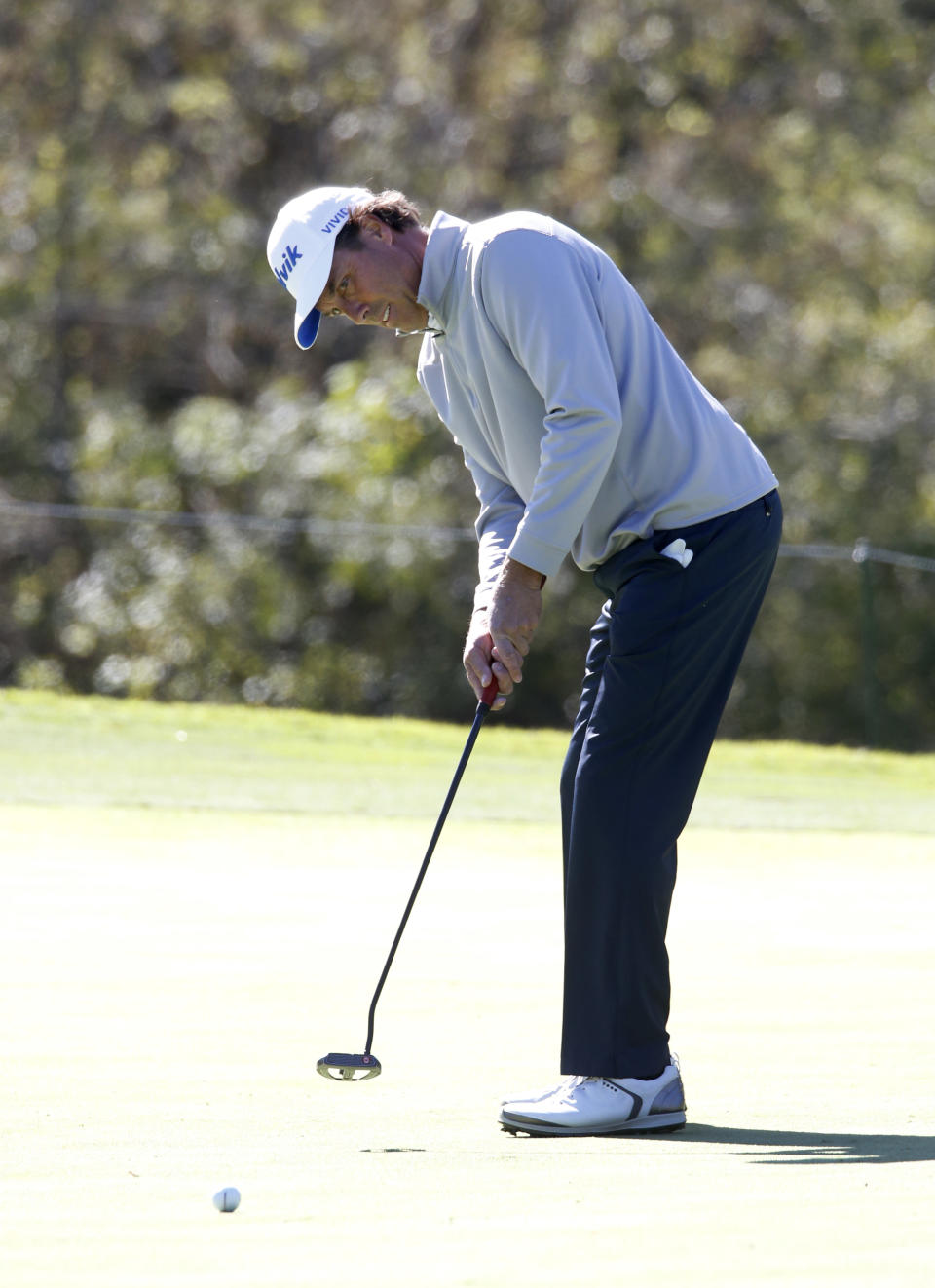 Stephen Ames watches his putt in the fifth hole during the final day of the Dominion Energy Charity Classic golf tournament at The Country Club of Virginia in Richmond, Va., Sunday, Oct. 21, 2018. (Daniel Sangjib/Richmond Times-Dispatch via AP)