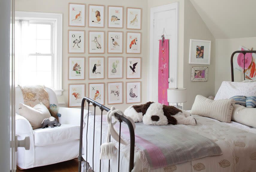 Kids' Room With Pink Accents