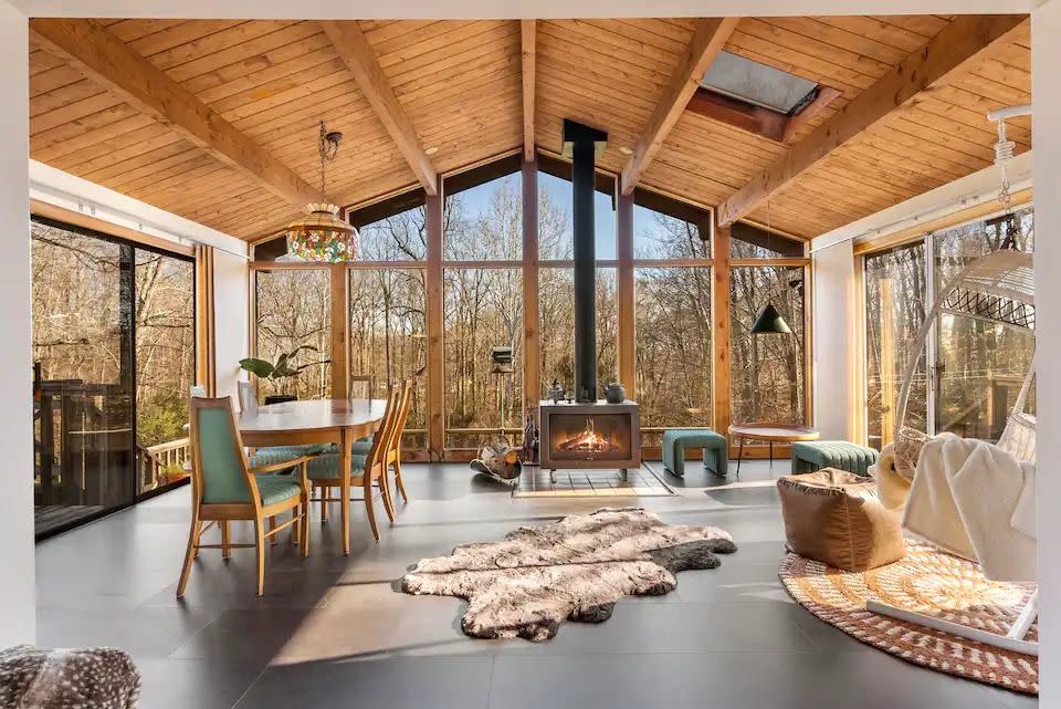 airbnb connecticut chalet living room