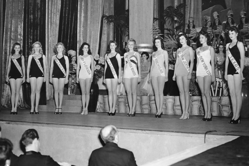 Eventual Winner Jo-Carroll Dennison, right, and Other Miss America Pageant Semi-finalists, September 12, 1942 VARIOUS