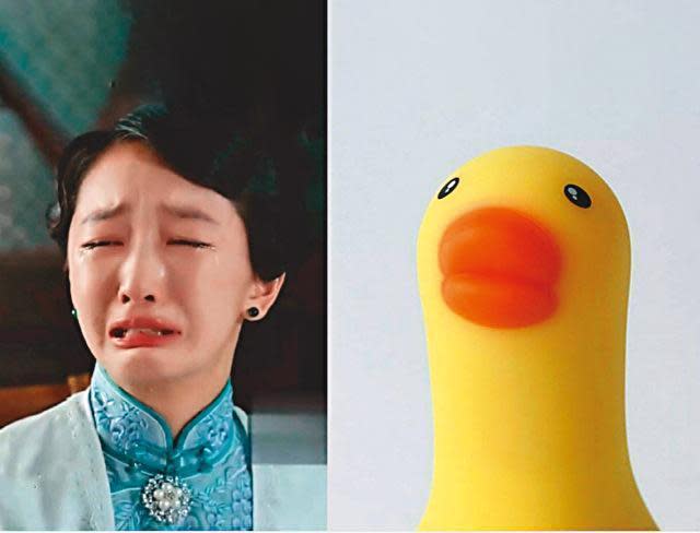周冬雨2016年拍首部電視劇《麻雀》，其中的一個哭戲鏡頭，被網友取笑很像「黃色小鴨」，從此叫她「小黃鴨」。（翻攝自網路）