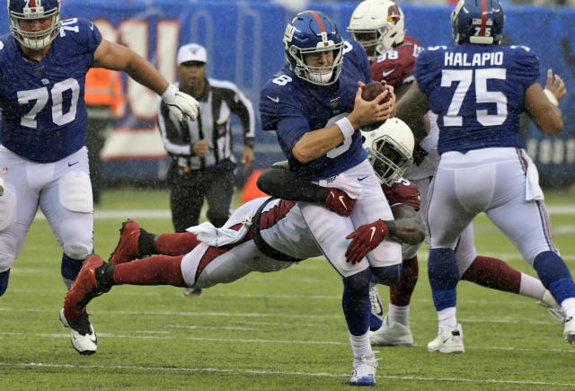 New York Giants quarterback Daniel Jones (8) directs his team