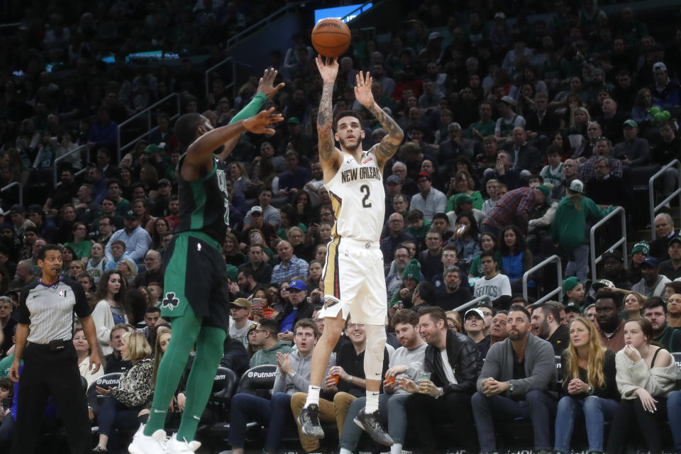 Lonzo Ball（投籃者）。（AP Photo/Winslow Townson）