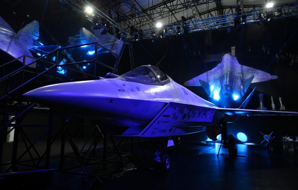 Russia's new "Checkmate" stealth fighter at its unveiling