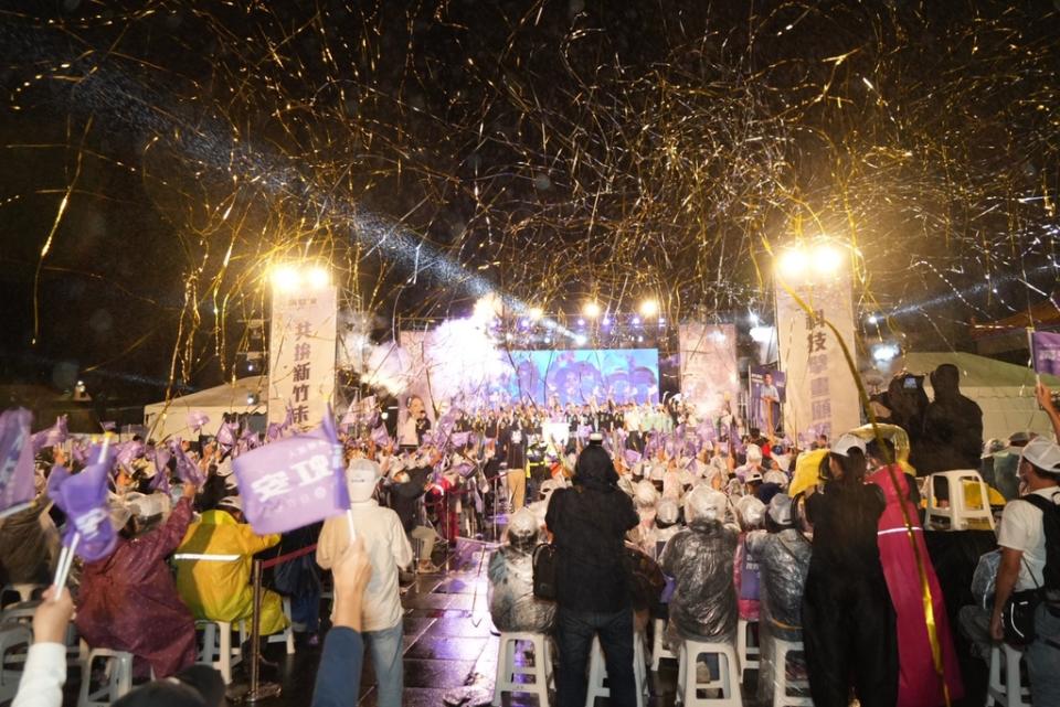 《圖說》新竹市長候選人高虹安首場造勢活動，即開出超過3000名支持者到場力挺的紅盤。（圖／高虹安競選總部提供）