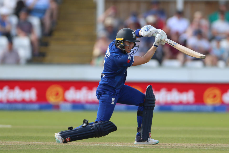 Heather Knight has backed Sophie Dunkley to build form on the domestic stage (Mark Fletcher/MI News/NurPhoto)