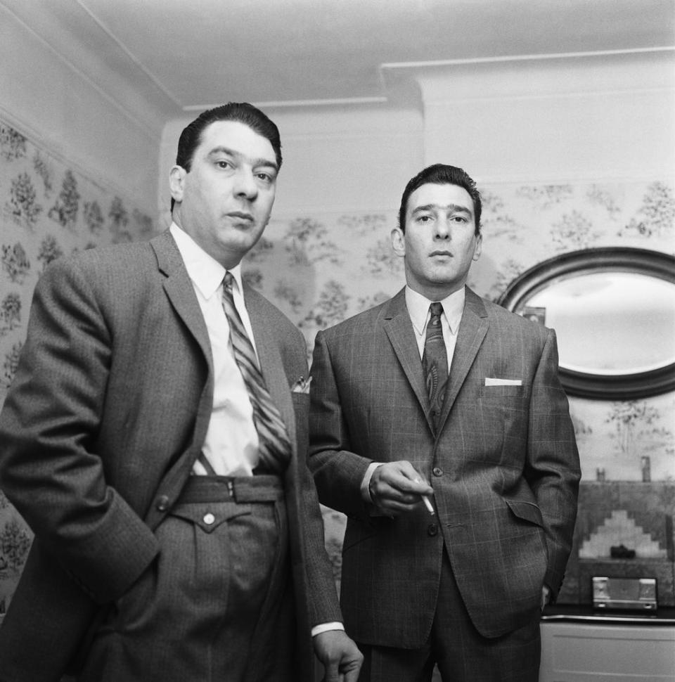 The Kray twins (Mirrorpix via Getty Images)