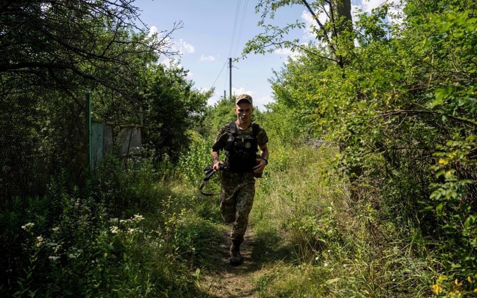 Russia-Ukraine war: Putin's troops 'vulnerable' as counter-offensive in Kherson gains momentum - Evgeniy Maloletka /AP