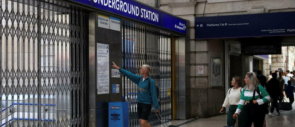 Le métro de Londres était quasi paralysé vendredi et le reste du réseau de transports en commun très perturbé.  - Credit:HOLLIE ADAMS / AFP