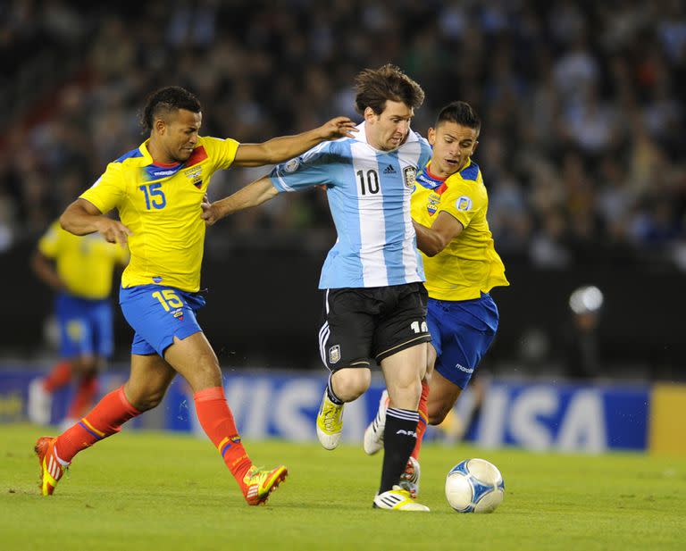 Messi, en el partido contra Ecuador, eliminatorias 2012