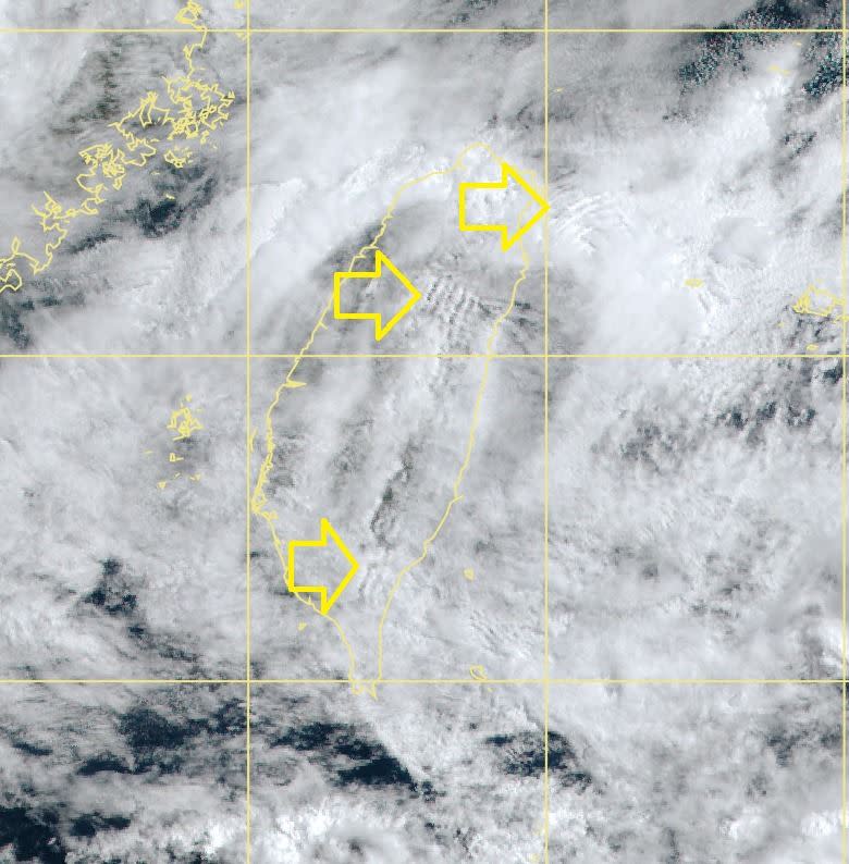 台灣上空出現波狀雲。（圖／翻攝自鄭明典臉書）