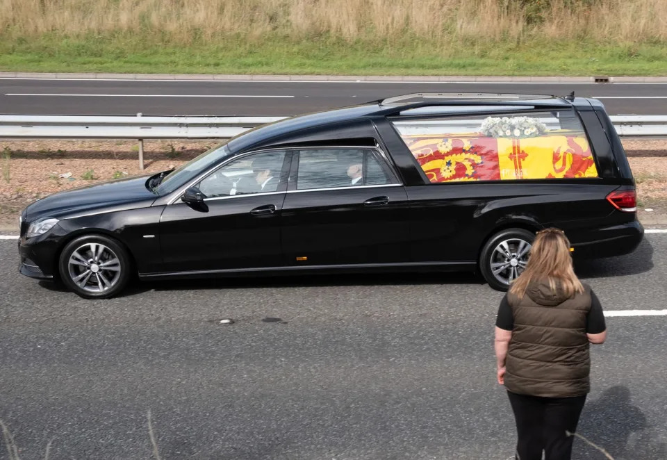 Elizabeth II’s coffin will depart tomorrow for Buckingham Palace from Edinburgh