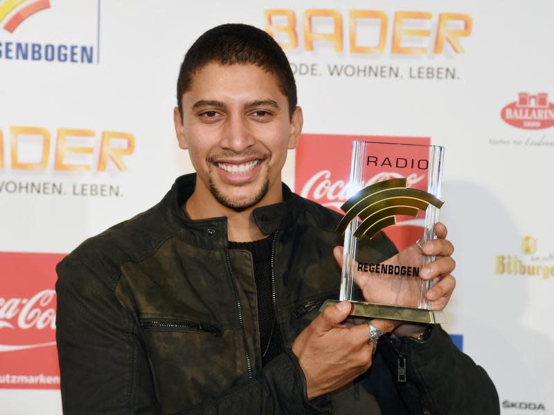 Andreas Bourani erhält den Award Song des Jahres 2014. Foto: Uli Deck